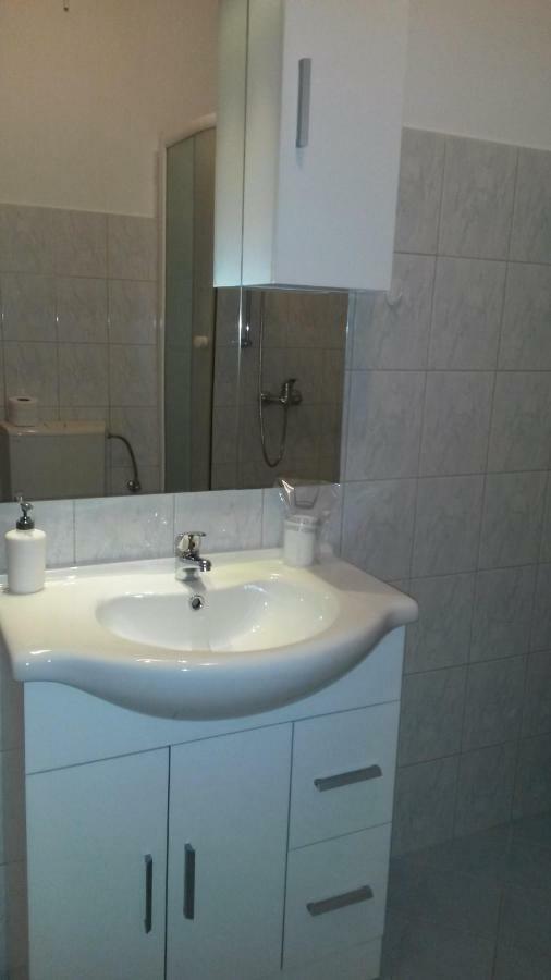 באניולה Apartman Lana מראה חיצוני תמונה