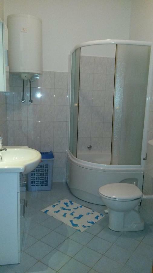 באניולה Apartman Lana מראה חיצוני תמונה